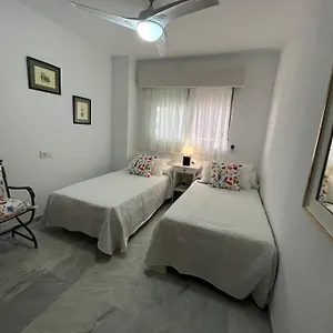 Apartamento Piso En Casco Junto A Playa Piscina In Summer Season, Marbella