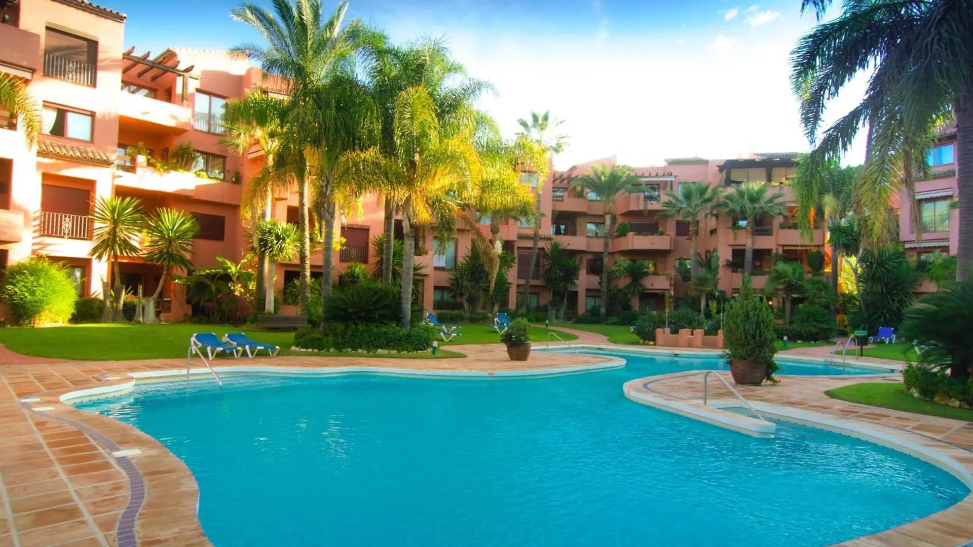 First Level Apartment With Large Terrace Marbella Spain