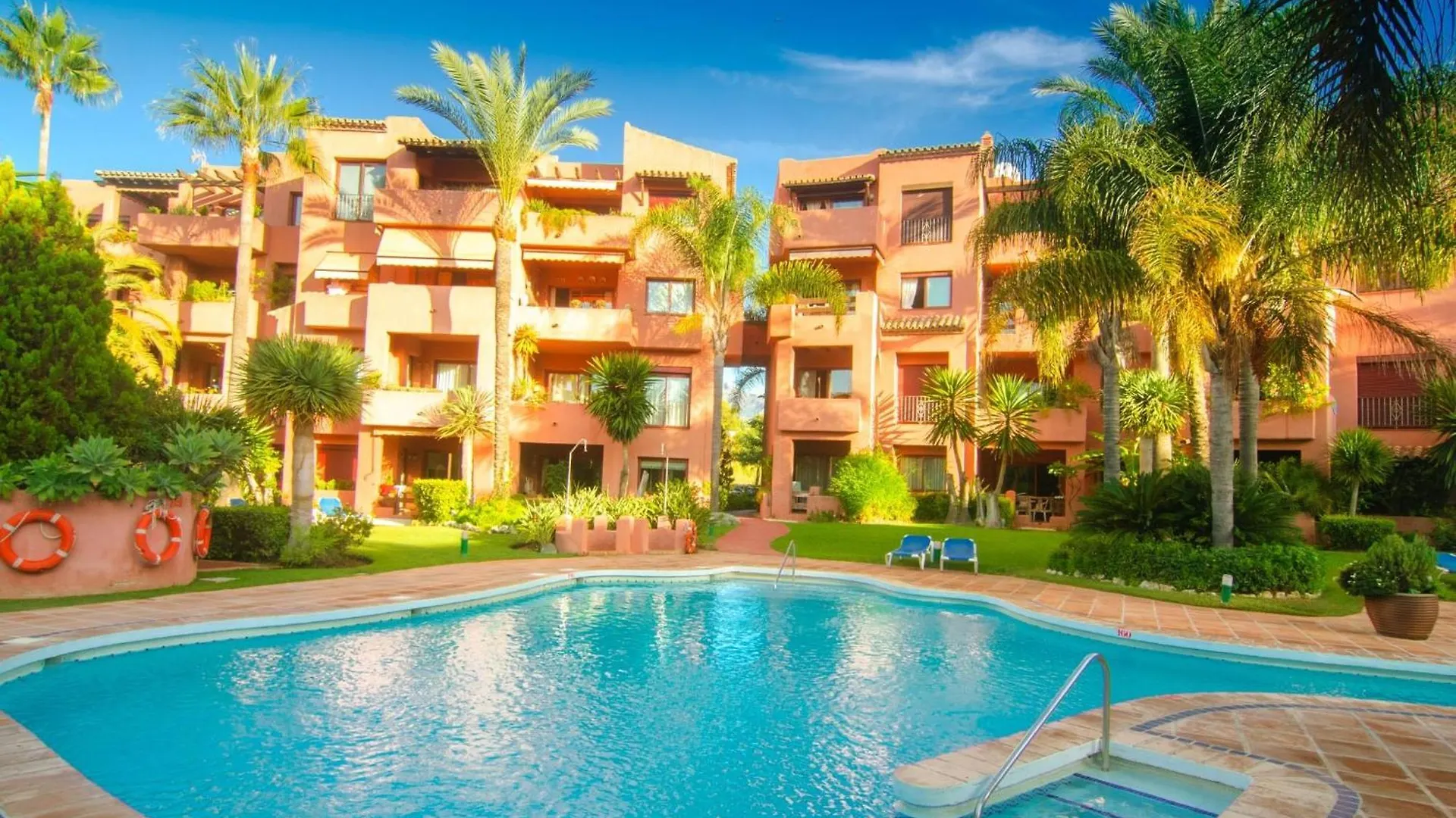 First Level Apartment With Large Terrace Marbella