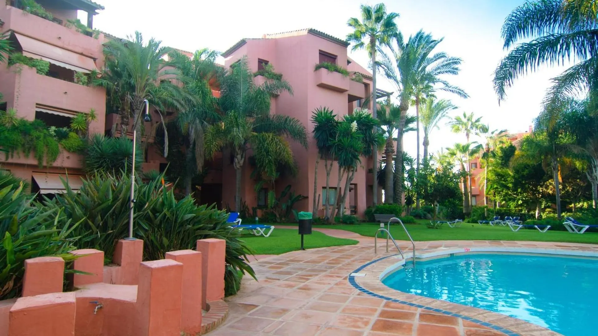 First Level Apartment With Large Terrace Marbella