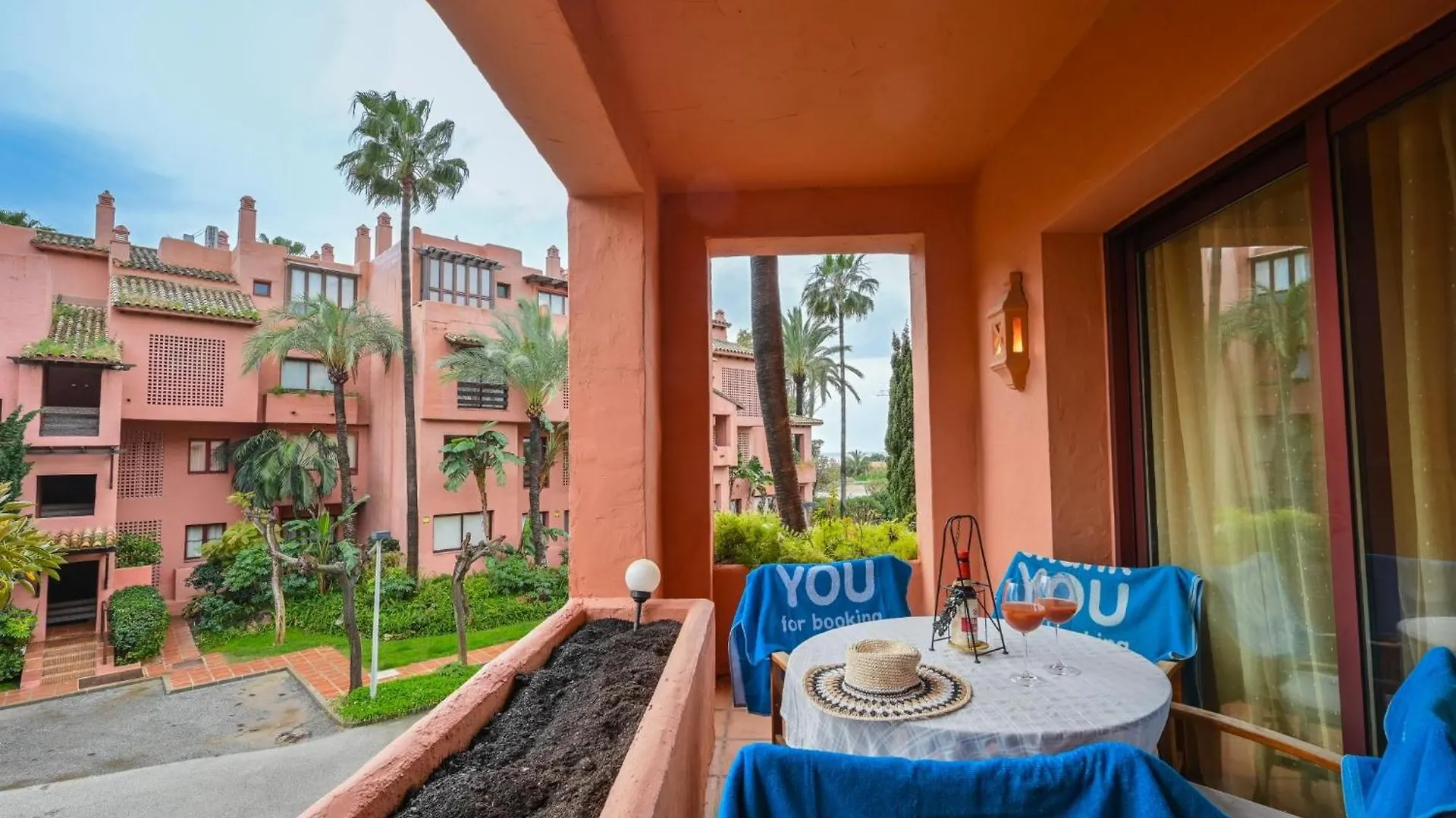 First Level Apartment With Large Terrace Marbella Spain