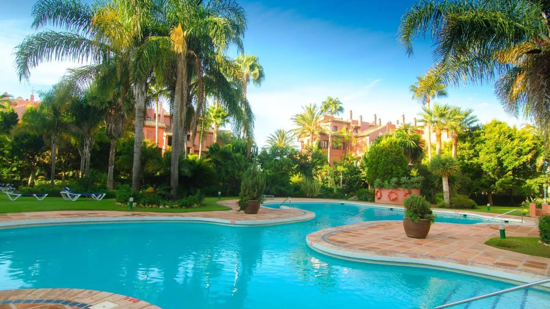 First Level Apartment With Large Terrace Marbella