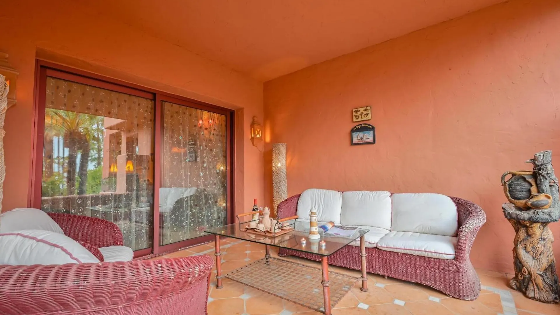 First Level Apartment With Large Terrace Marbella Spain