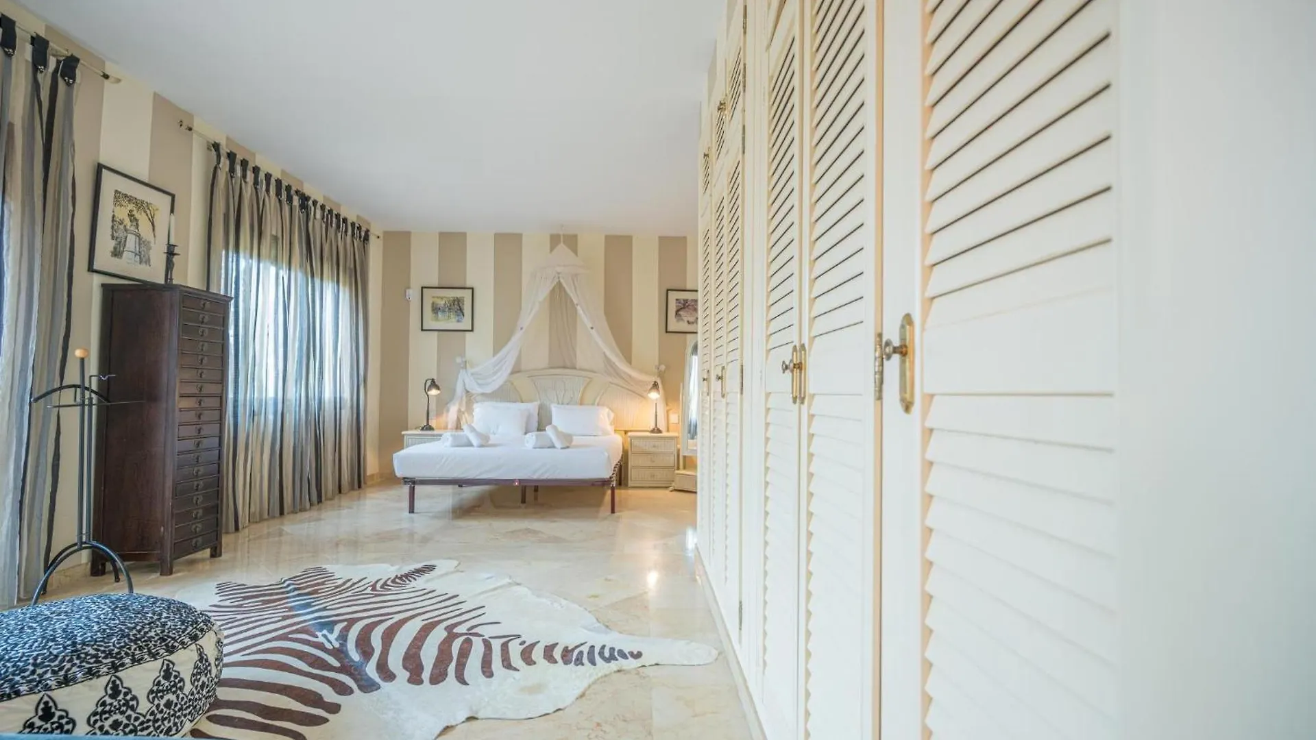 First Level Apartment With Large Terrace Marbella