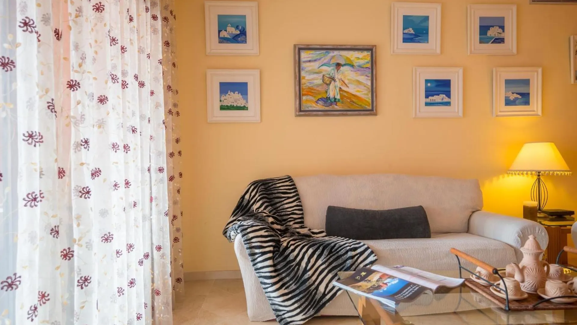 First Level Apartment With Large Terrace Marbella