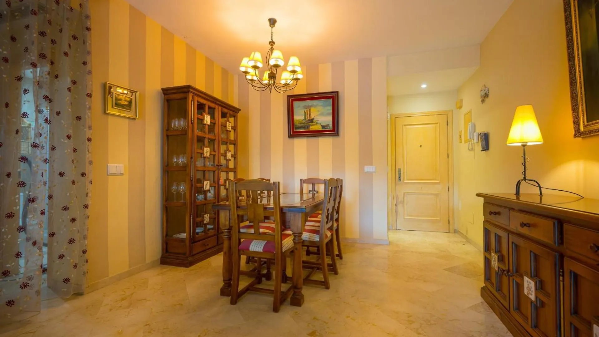 First Level Apartment With Large Terrace Marbella