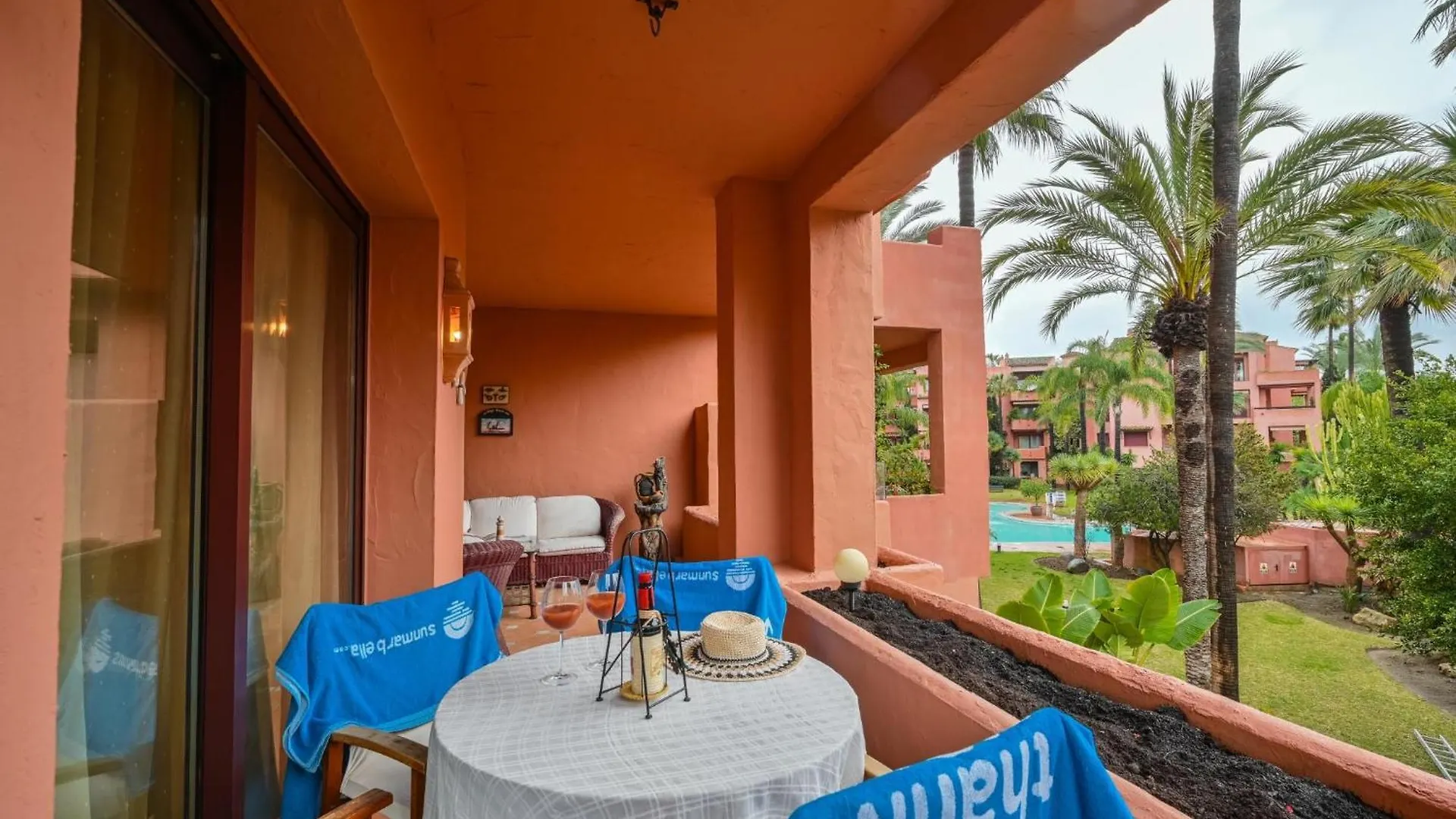 First Level Apartment With Large Terrace Marbella